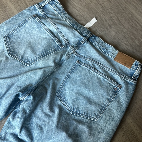Madewell 90s Straight Jeans in Mercer Wash - Picture 10 of 11